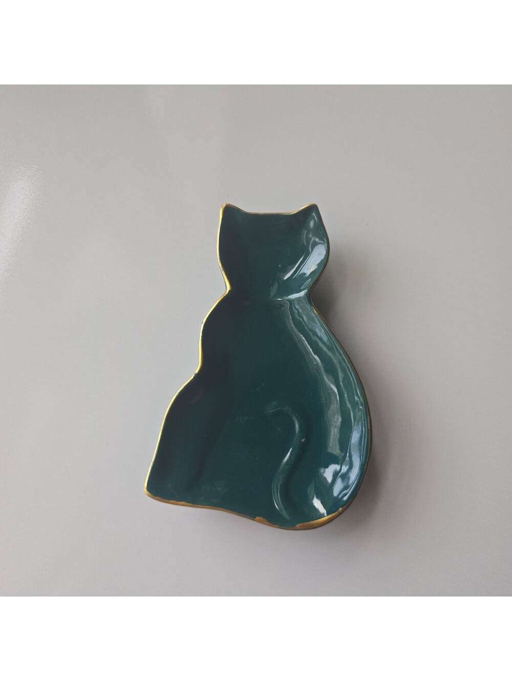 Vintage green Ceramic Cat Shaped Trinket Dish Gold Rim Trim Silhouette tray
